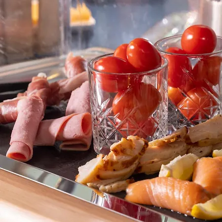 헬리오스 오페라 호텔 4*