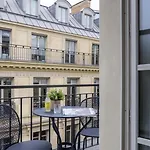 Hotell Helios Opera 4*