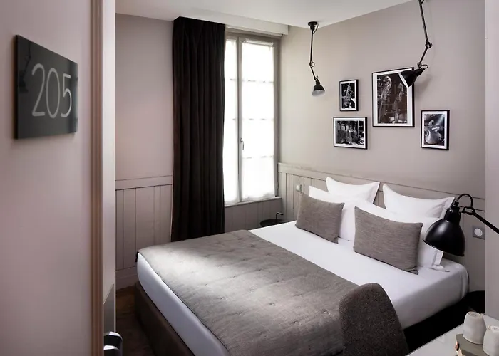 Helios Opera מלון